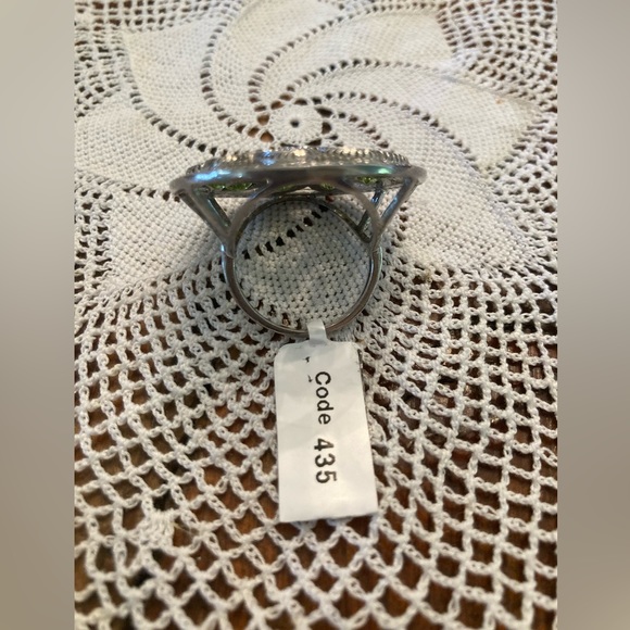 *SPRING SALE* Faceted Peridot and CZ Ring NWT sz 8 SS GORGEOUS - Picture 3 of 7